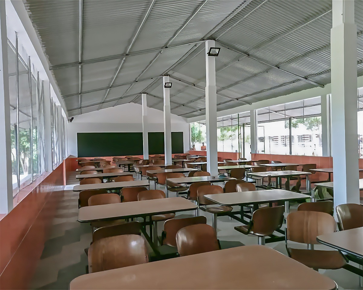 Sala studio realizzata dalla Missione Cuori Grandi Onlus per dare agli studenti un luogo tranquillo e adatto a proseguire in autonomia gli studi